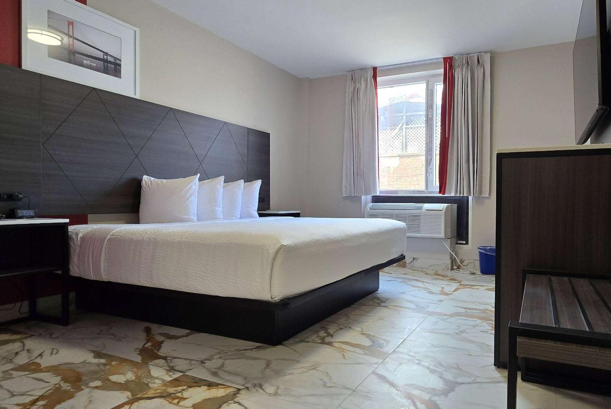 Ramada By Wyndham Brooklyn Empire Blvd * New York